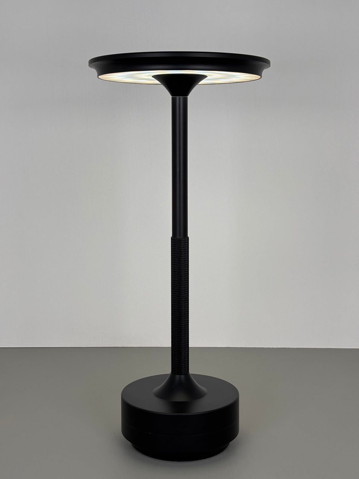 LED-Tischleuchte, schwarz, Akku, dimmbar