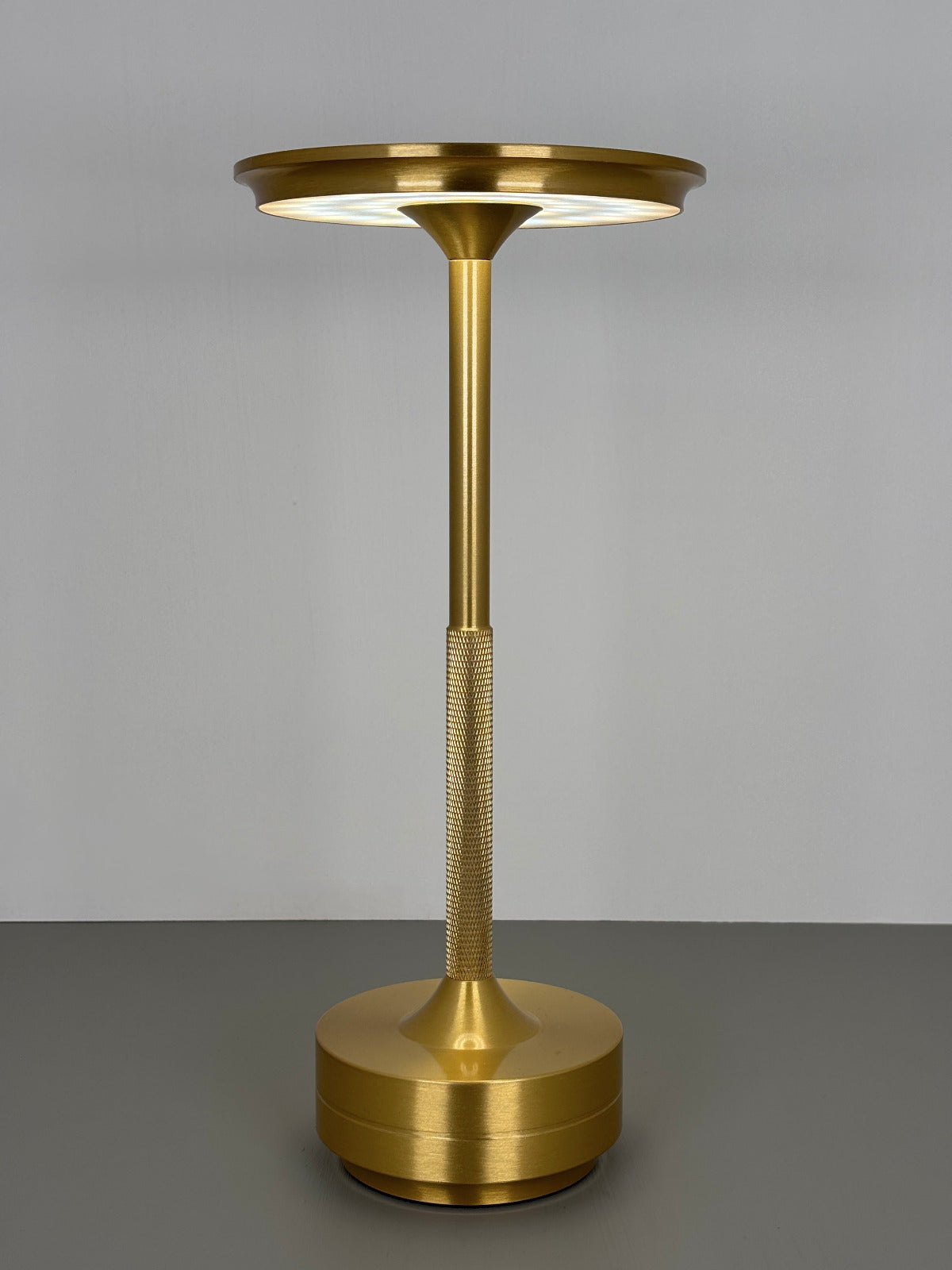 LED-Tischleuchte, gold, Akku, dimmbar