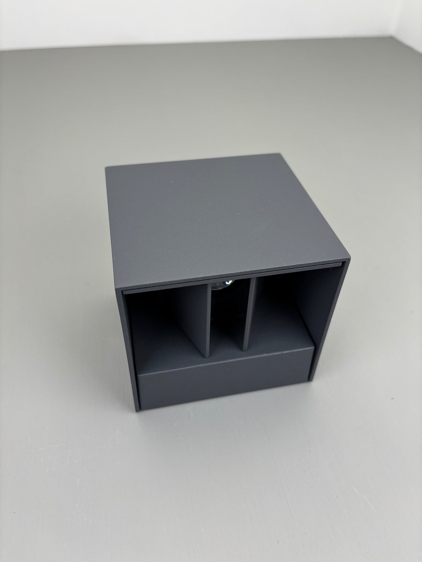 Außenwandleuchte, grau, 2flg. 6W, IP54