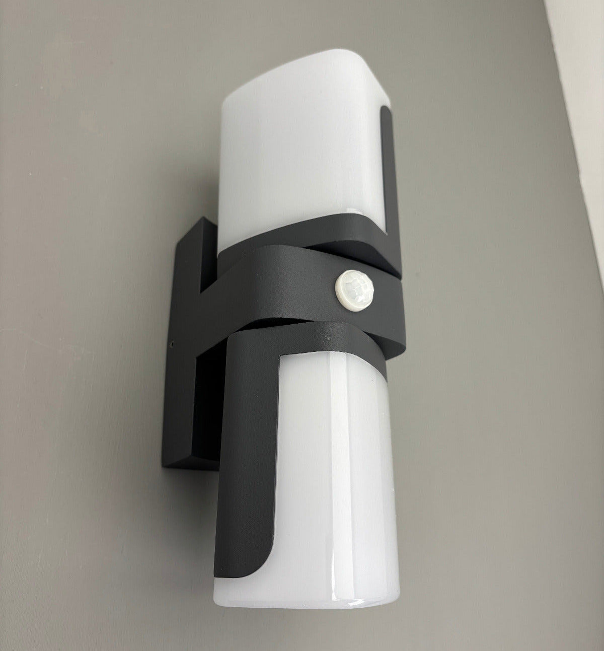 Außenwandleuchte drehbar, grau, 2flg. 12.5W, Bewegungsmelder