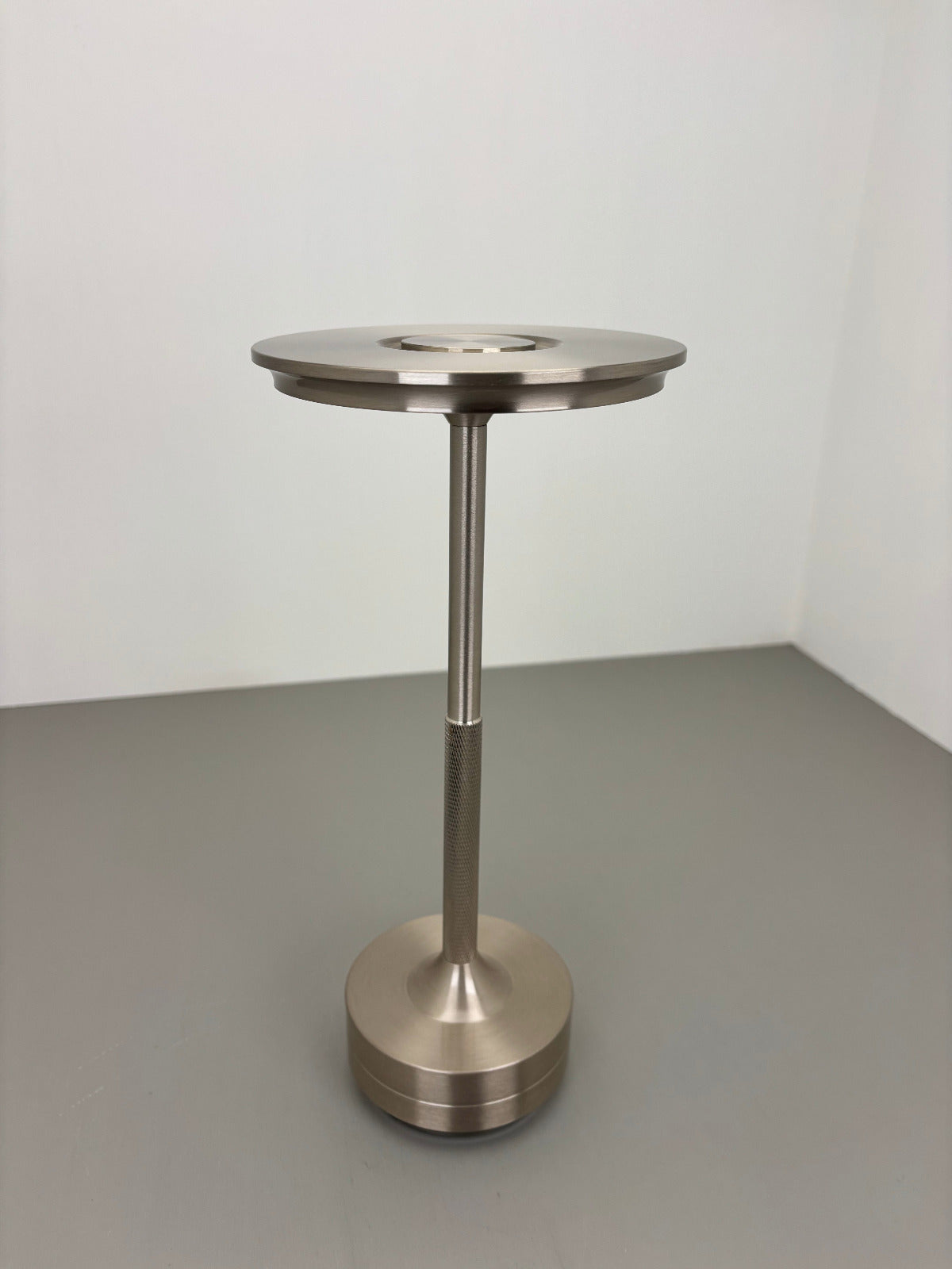 LED-Tischleuchte, silber, Akku, dimmbar