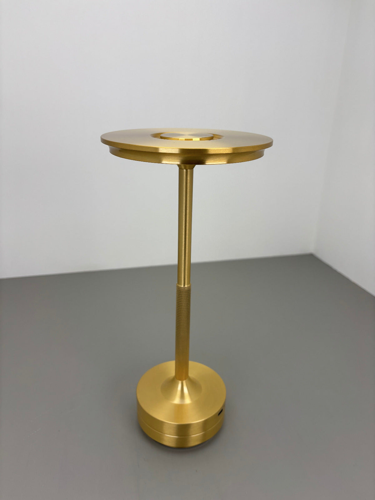 LED-Tischleuchte, gold, Akku, dimmbar
